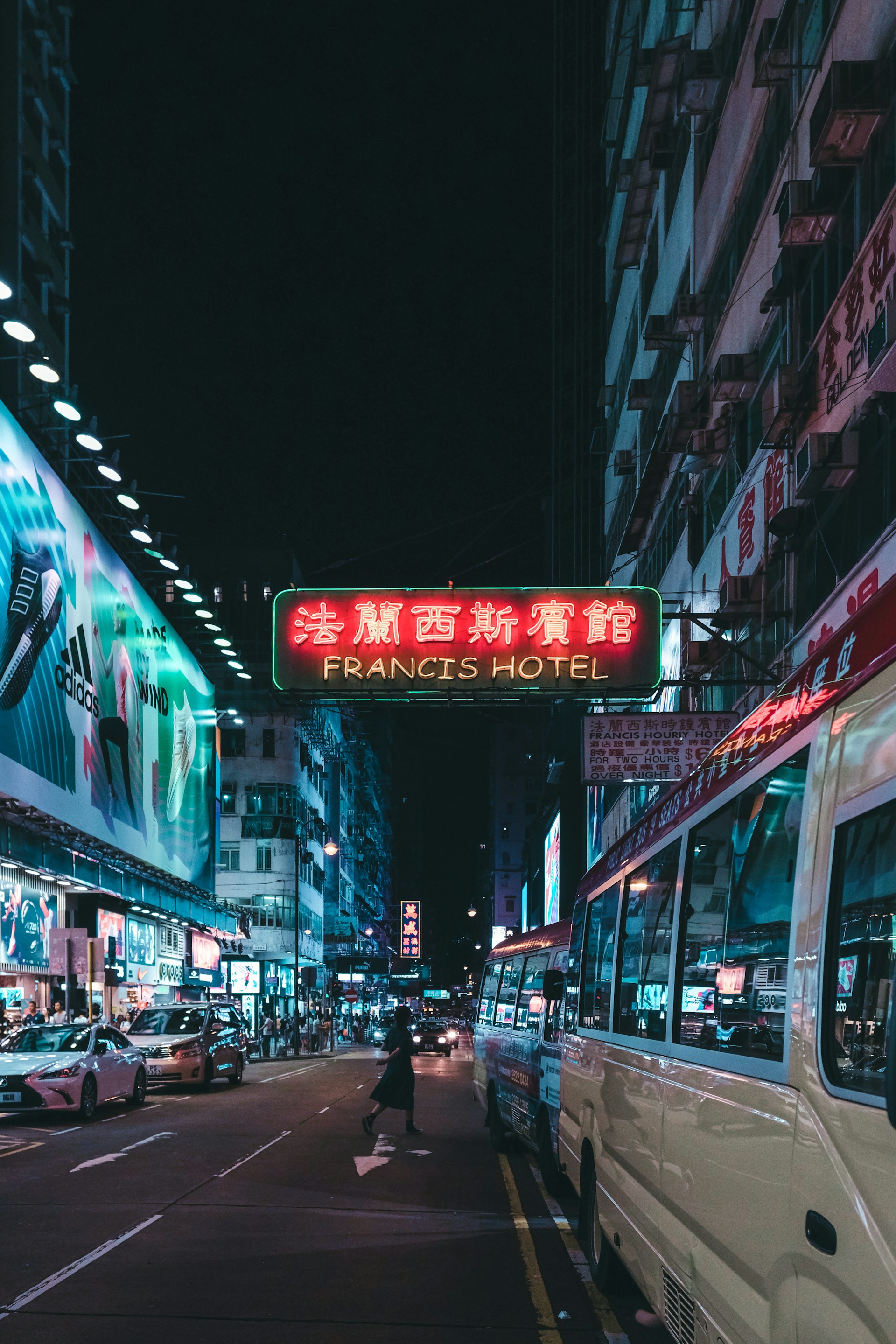 neon-japan-city-life